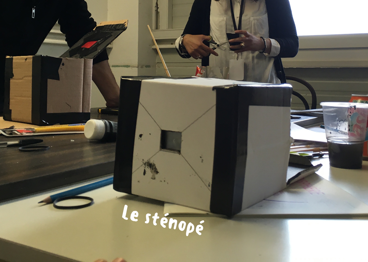 Construction Sténopé DIY recyclage, workshop Ososphère 2017 avec l'association Creative Vintageconstruction-du-en-carton-recycle-workshop-pendant-ososphere-2017-avec-lassociation-creative-vintage construction-du-en-carton-recycle-workshop-pendant-ososphere-2017-avec-lassociation-creative-vintage